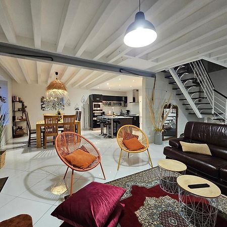 Comme A La Maison Couffy Exterior foto