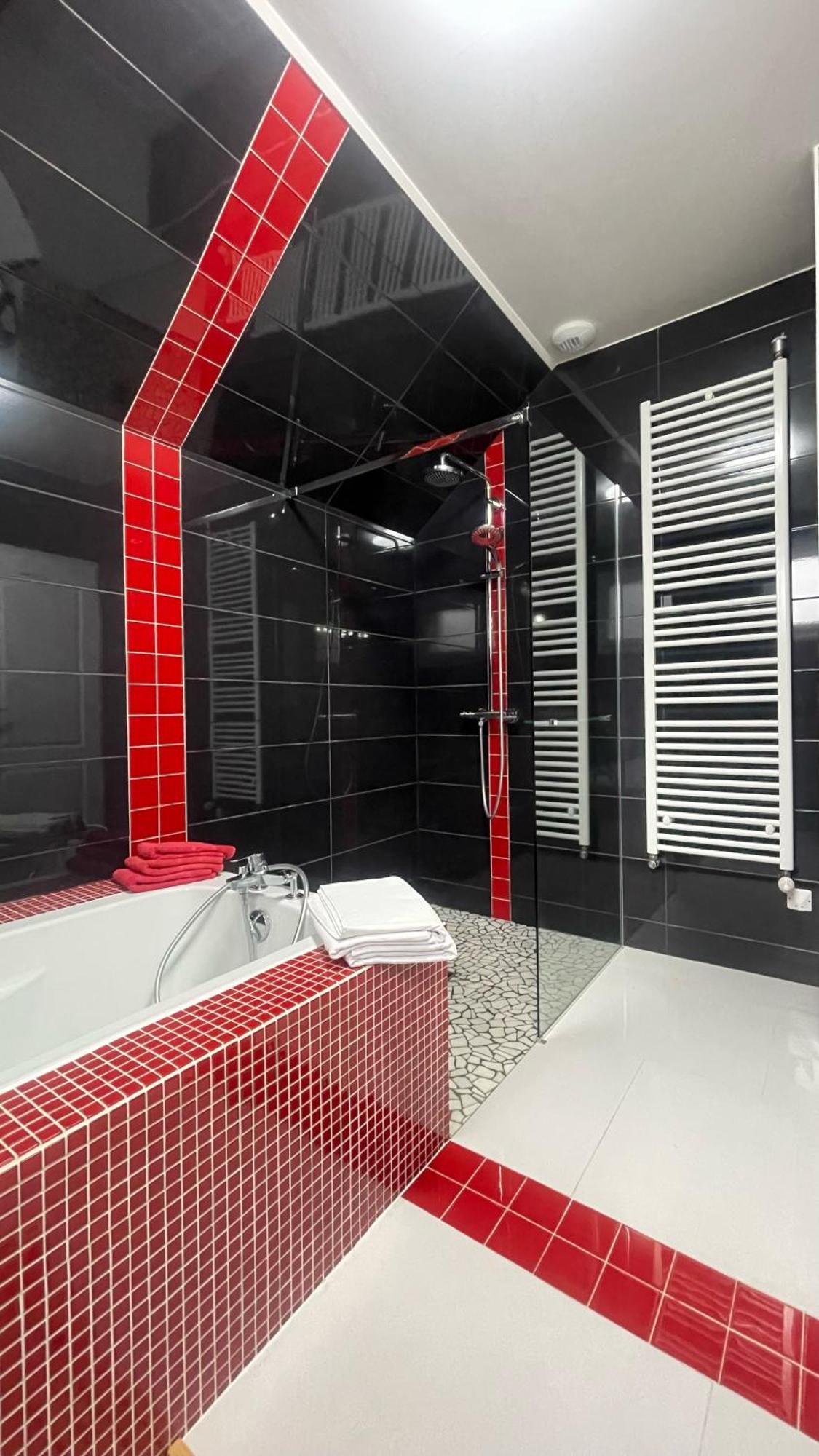 Comme A La Maison Couffy Exterior foto